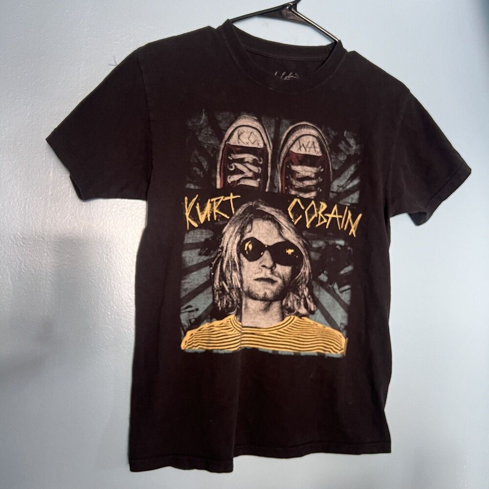 Kurt Cobain Shirt Small Black Converse Shoes Graphic Short Sleeve Tee